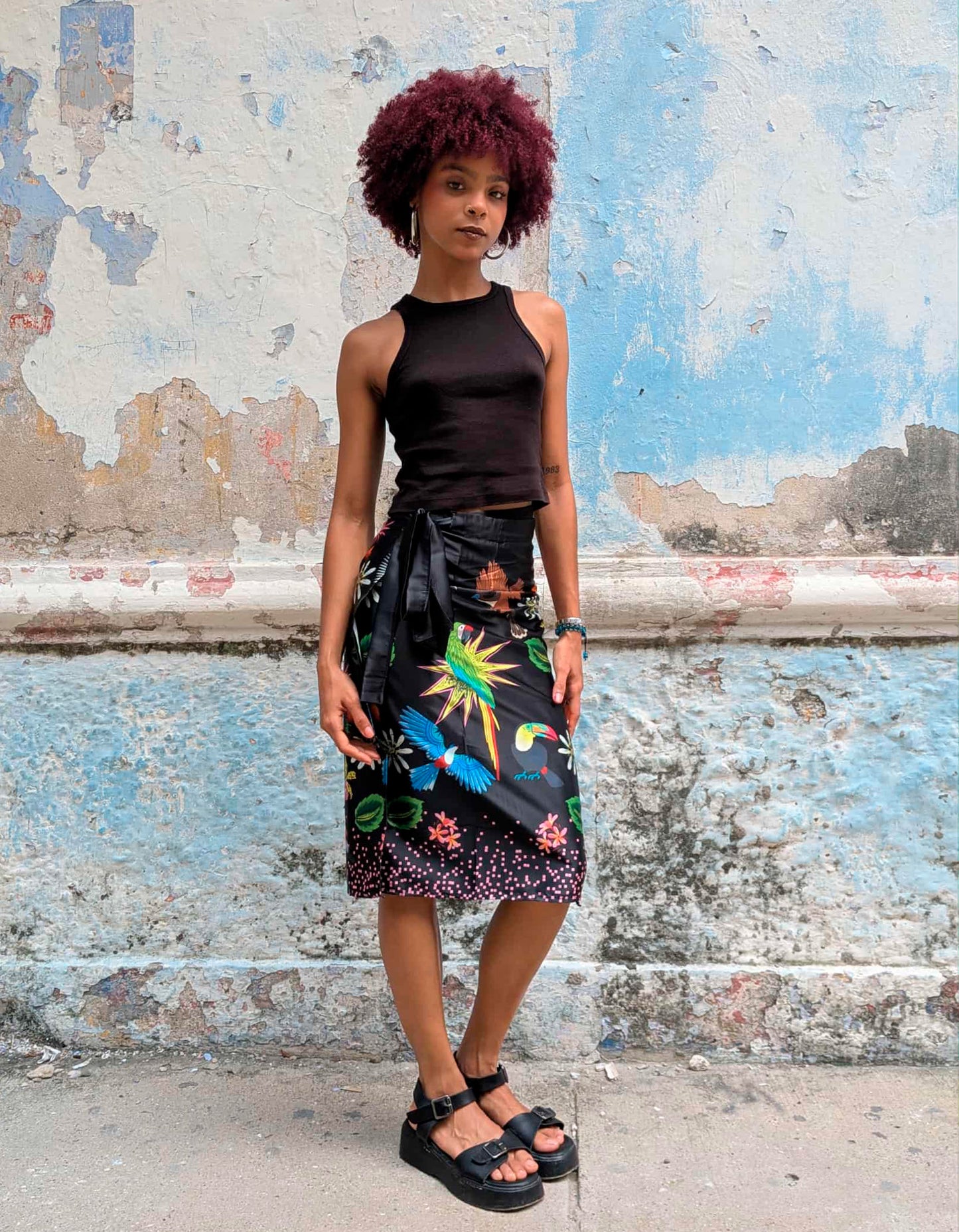 Falda pétalos negra