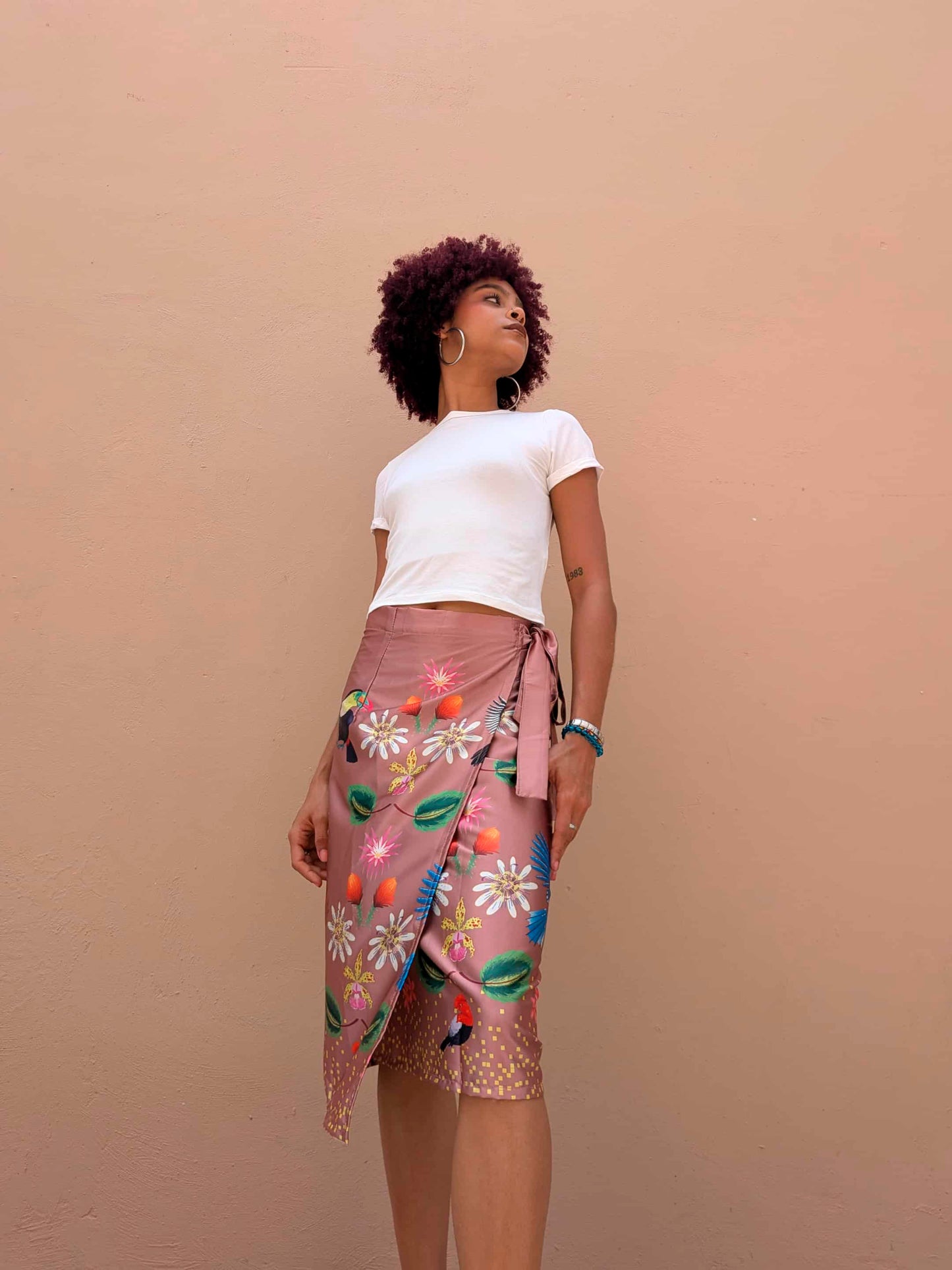 Falda pétalos cobre