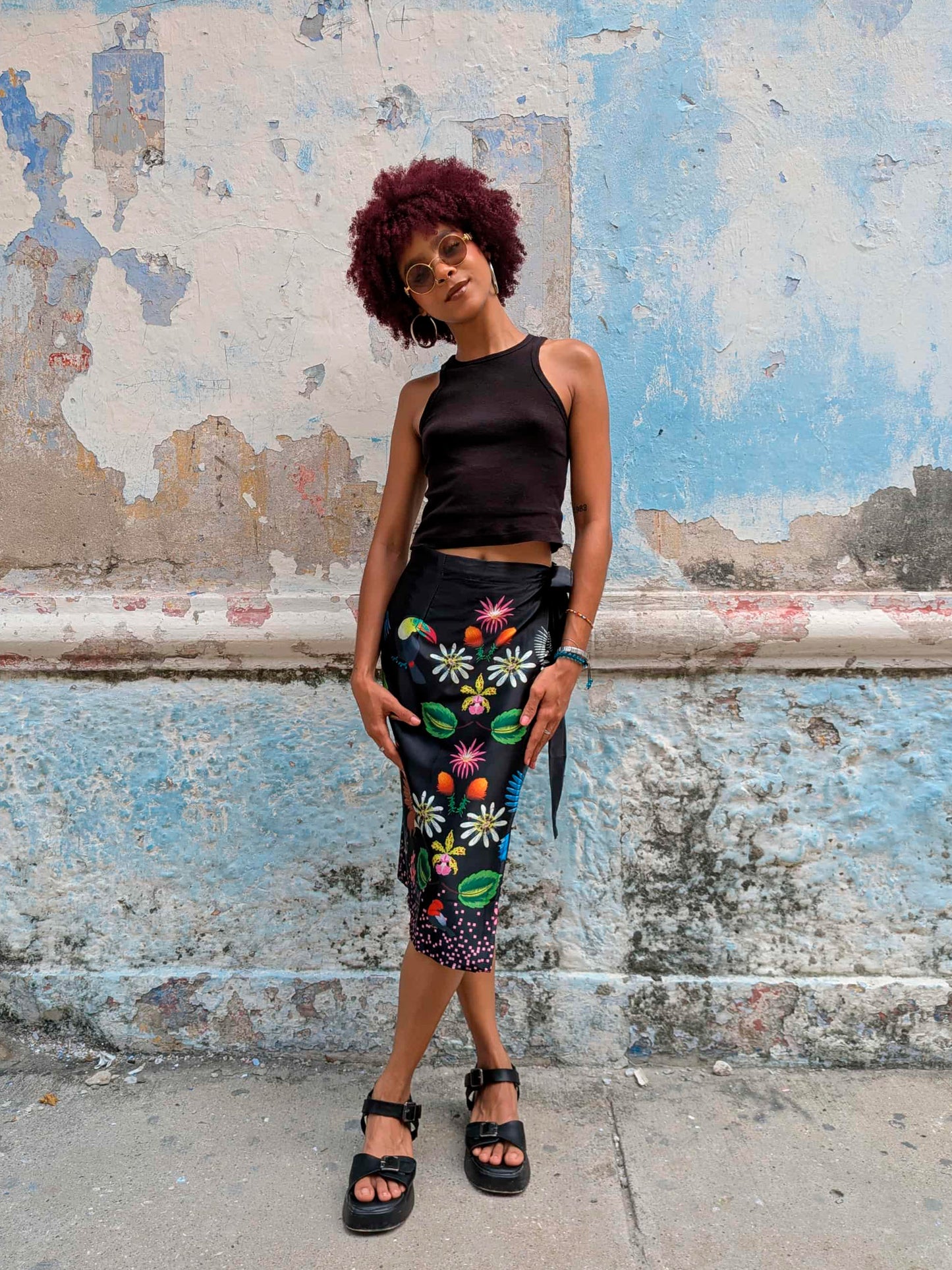 Falda pétalos negra