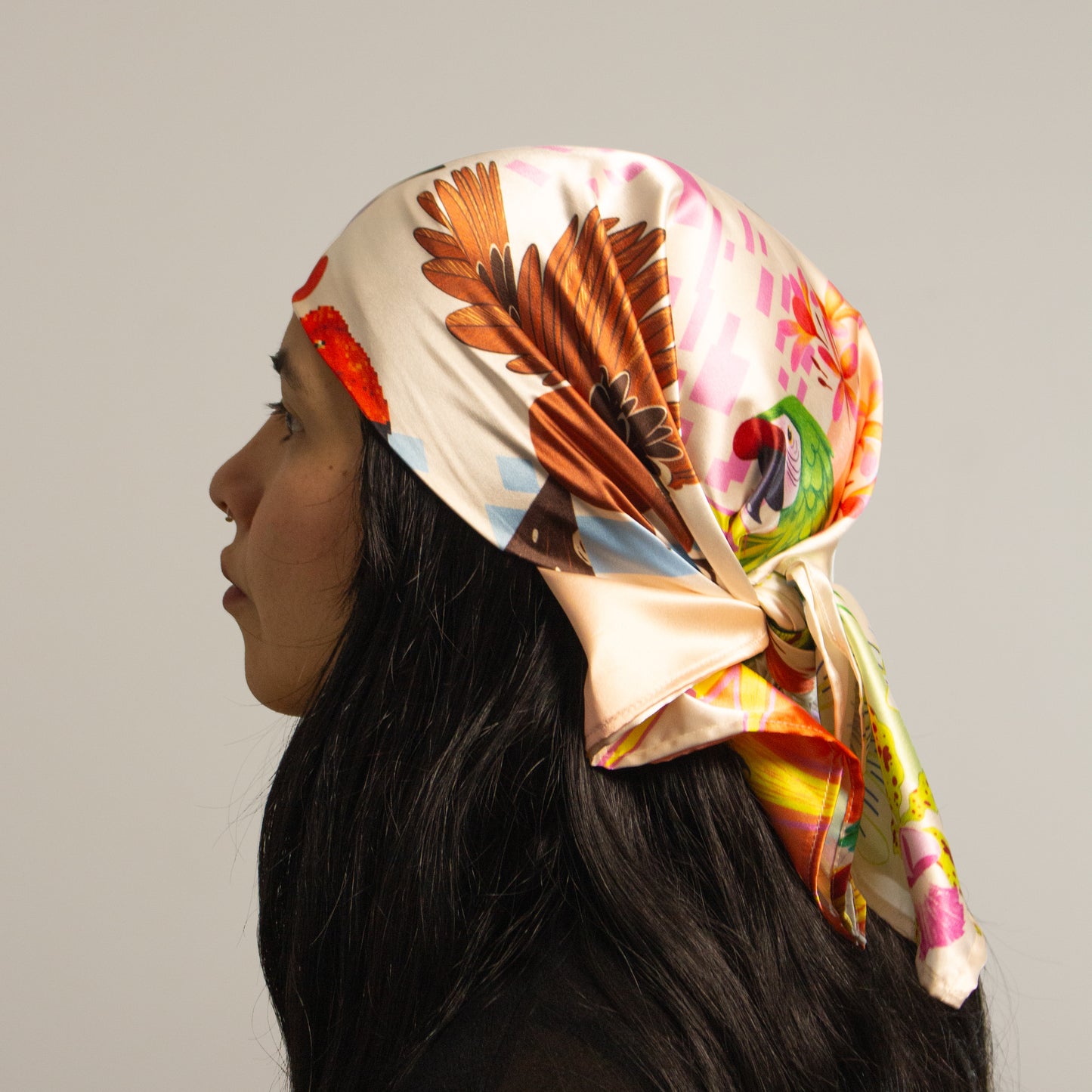 Pañoleta pétalos blanca