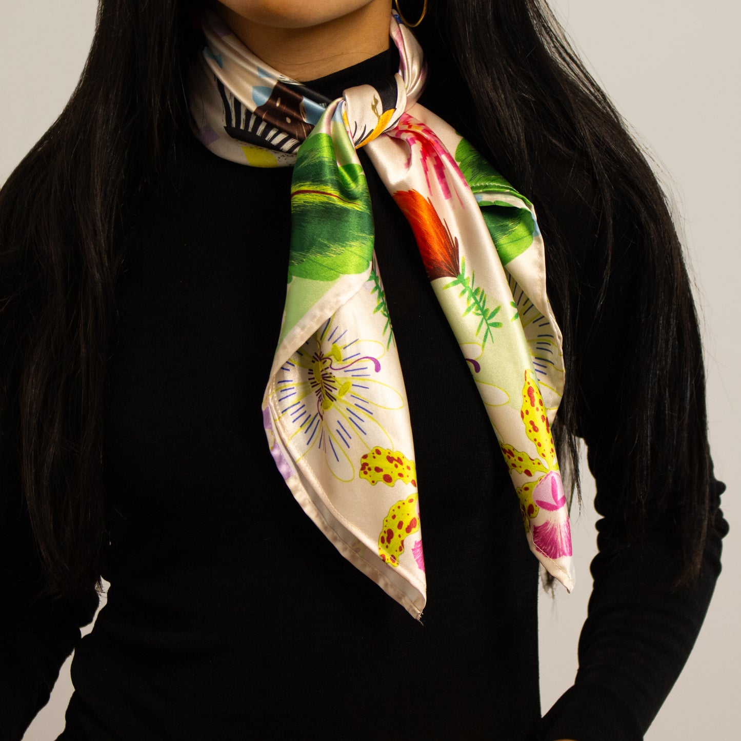 Pañoleta pétalos blanca