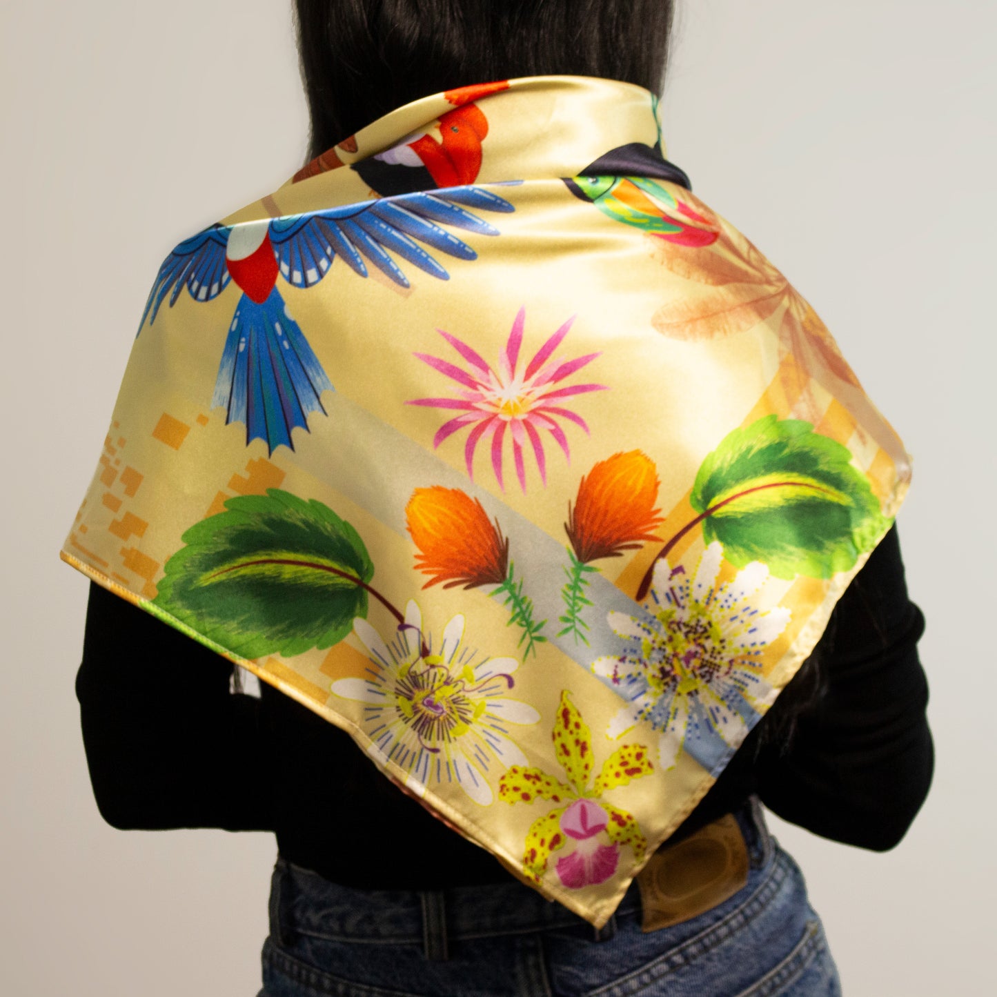 Pañoleta Pétalos Dorada